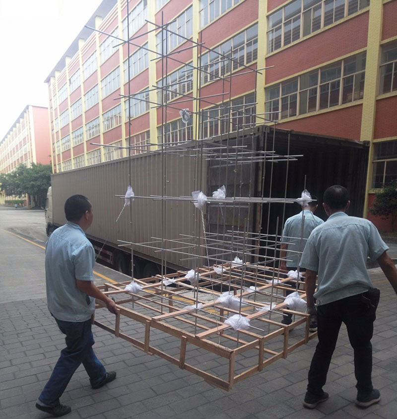 新特麗照明運輸裝貨現(xiàn)場圖1